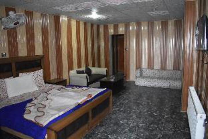 Room 4 of 4