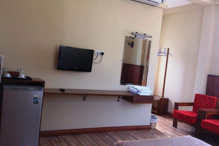 Room 8 of 47