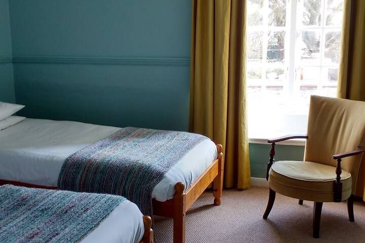Room 9 of 48