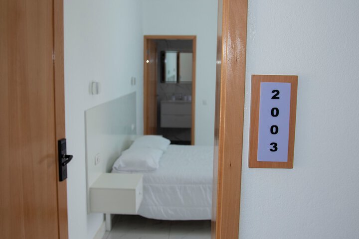 Room 34 of 86