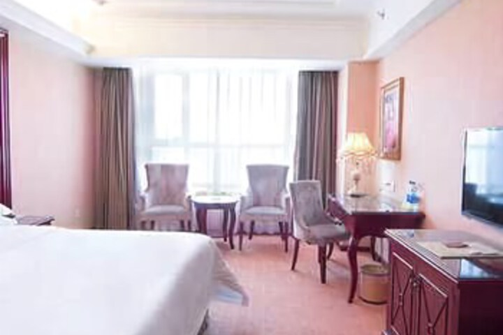 Room 3 of 5