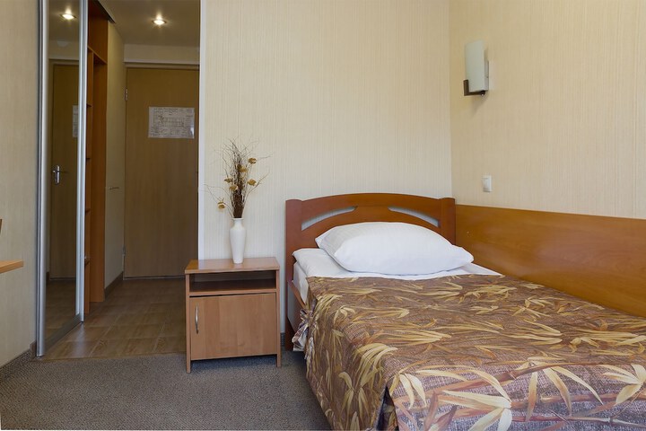 Room 6 of 31