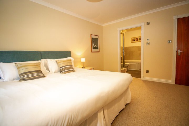 Room 10 of 74