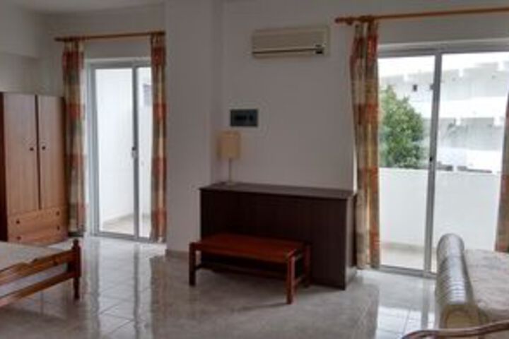 Room 12 of 24