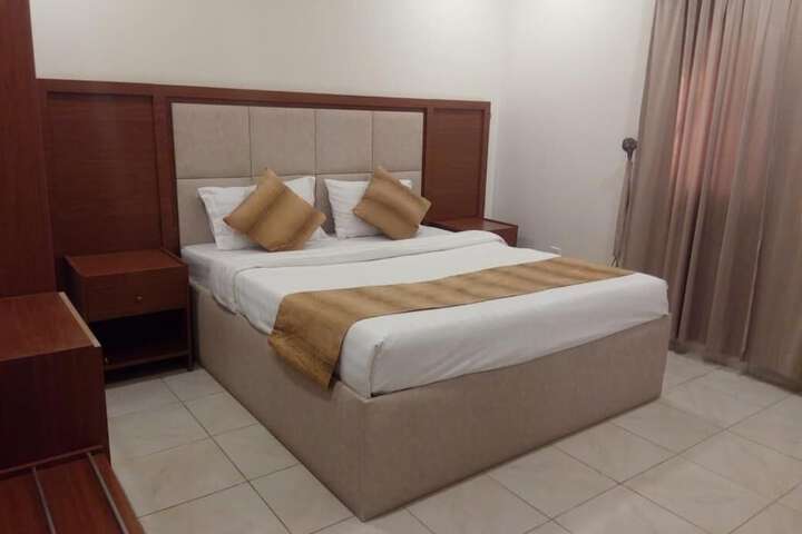 Room 8 of 25