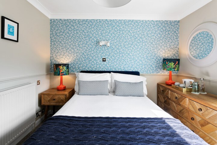 Room 11 of 70