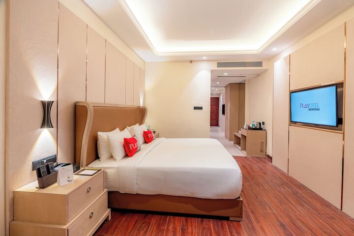 Room 27 of 51