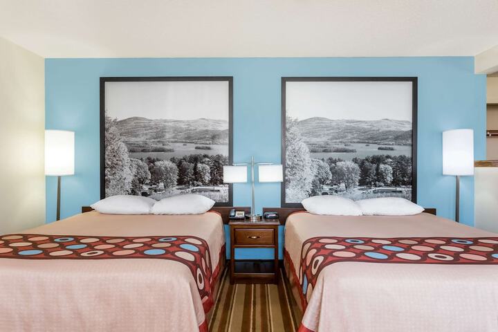 2 Double Beds (7 of 7)