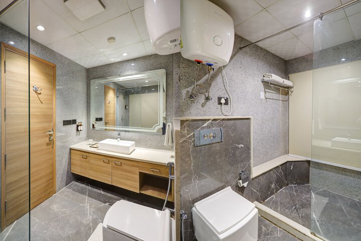 Room 16 of 18
