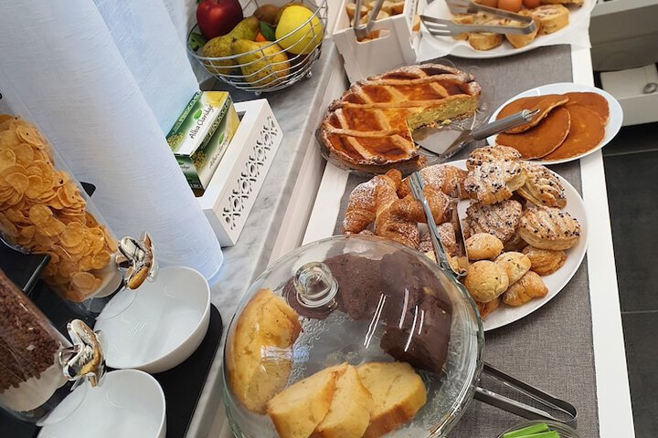 Breakfast/Coffee Service 52 of 61