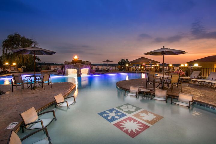Pool Hotel