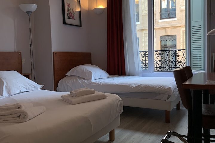 Room 3 of 16