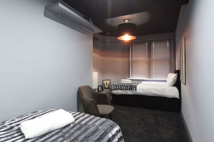 Room 51 of 61