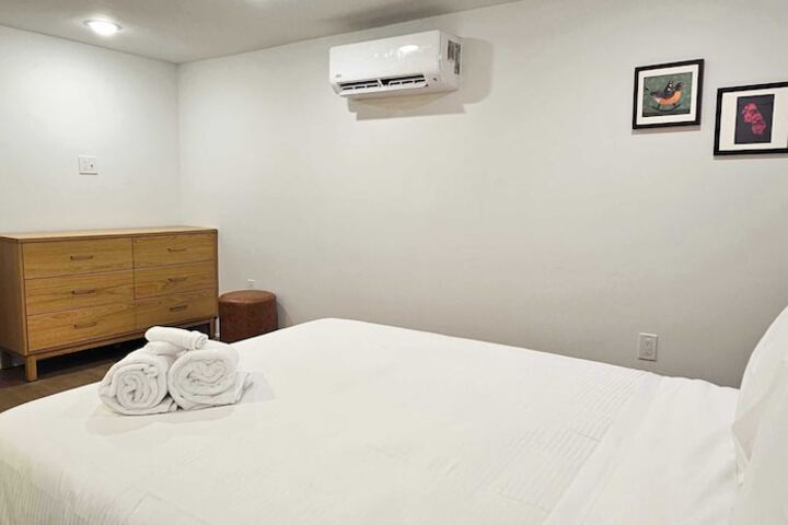 Room 6 of 72