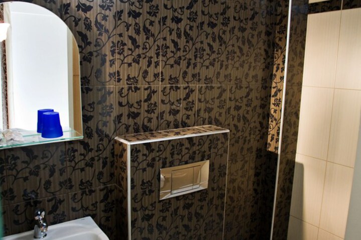Room 28 of 43