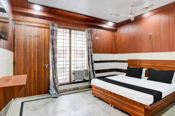 Hotel O 83146 Royal Residency