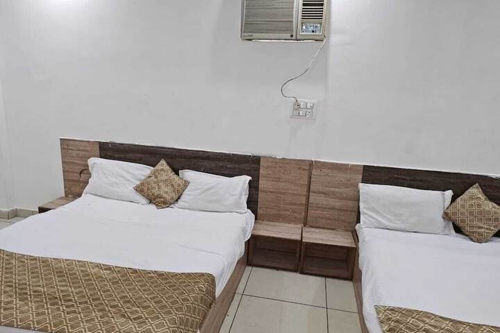 Room 5 of 6