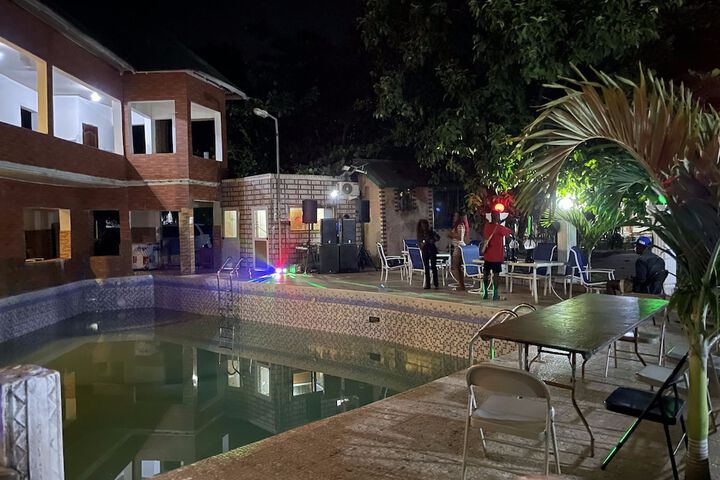 Pool 21 of 42
