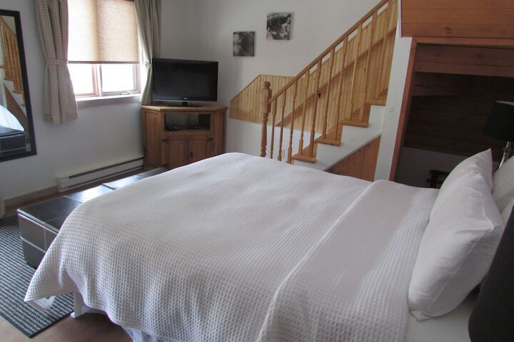 Room 8 of 105