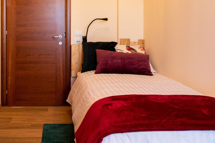 Room 13 of 61