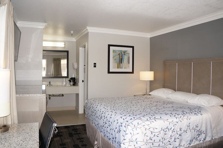 Queen Bed Accessible (3 of 45)