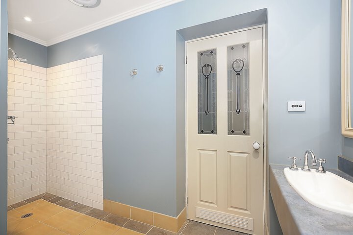 Room 16 of 21