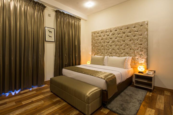 Room 27 of 85