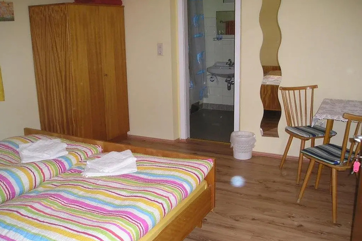 Room 2 of 17