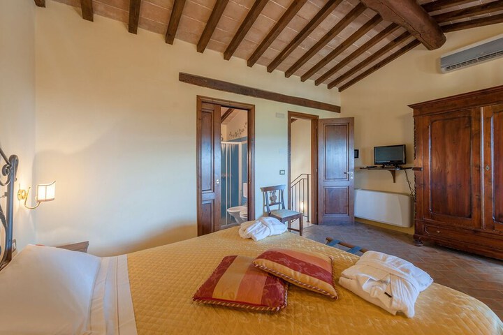 Room 12 of 41
