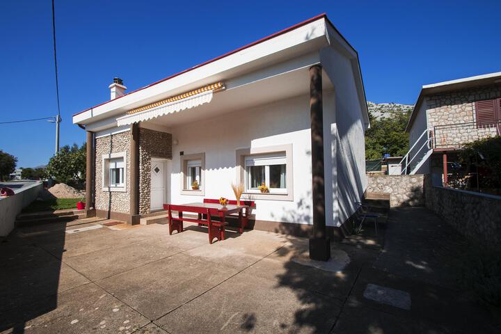 Charming two bedroom holiday home in Starigrad