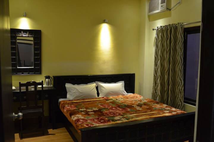 Room 12 of 62