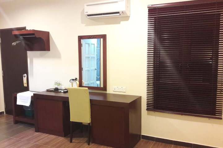 Room 42 of 61