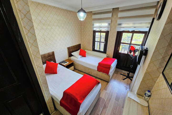 Room 21 of 36