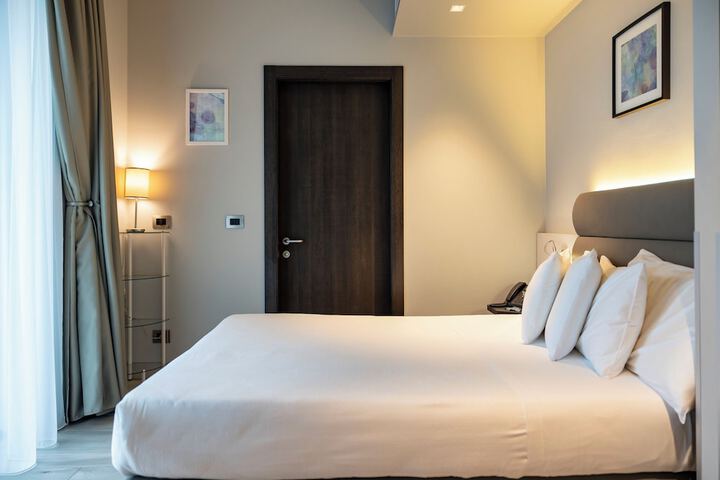 Room 28 of 86
