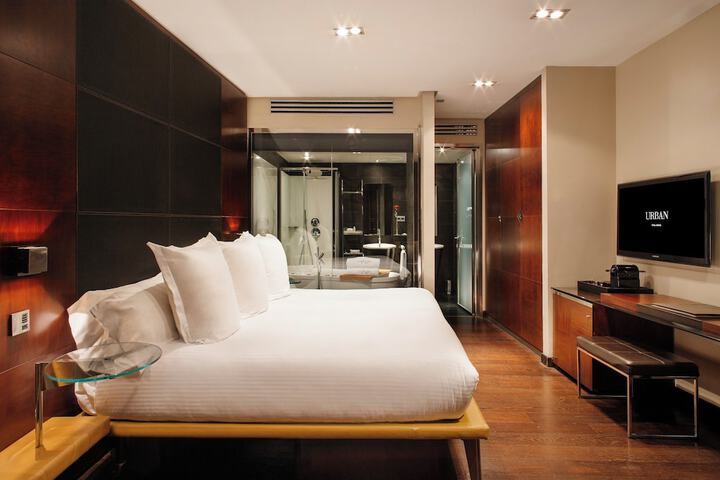 Room 17 of 70