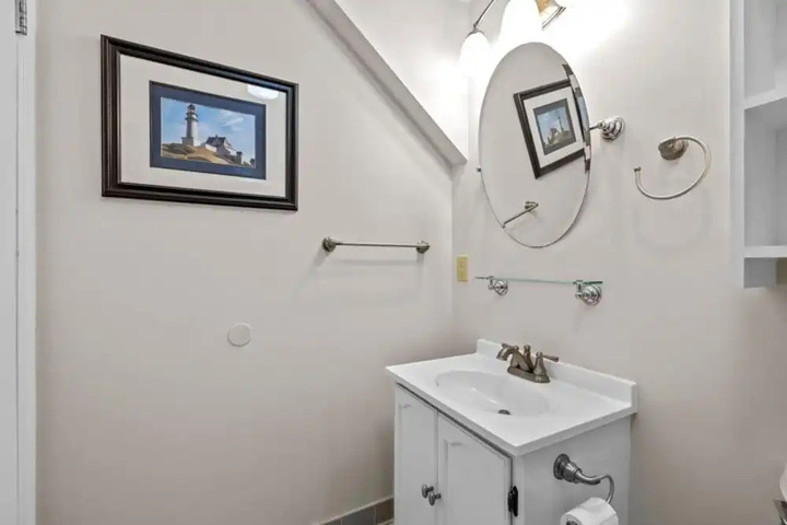 Room 8 of 21