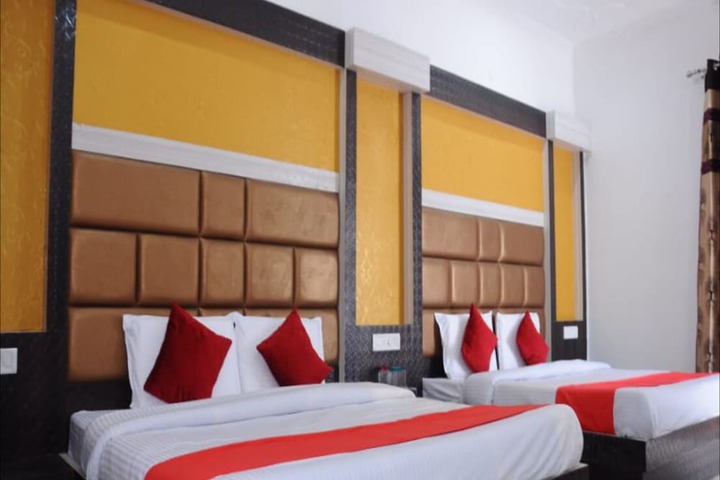 Room 10 of 28