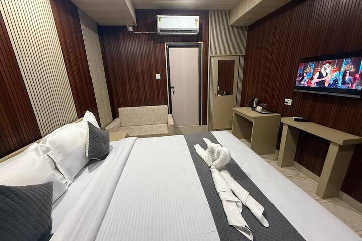 Hotel Alohi Grand