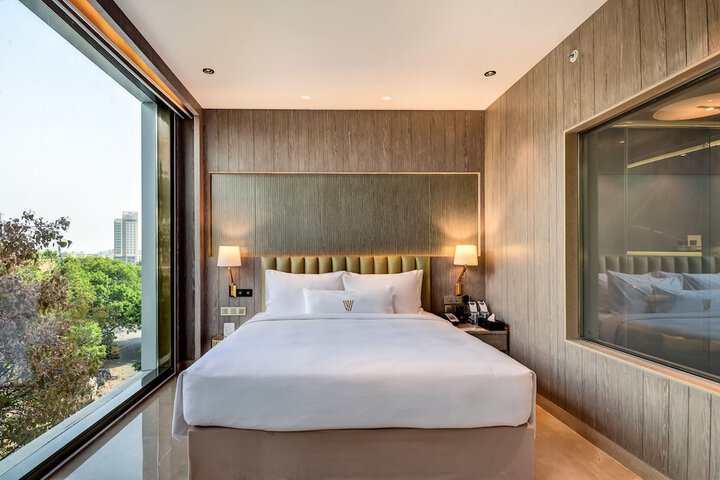 Room 4 of 43