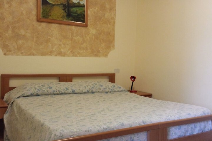 Room 11 of 52