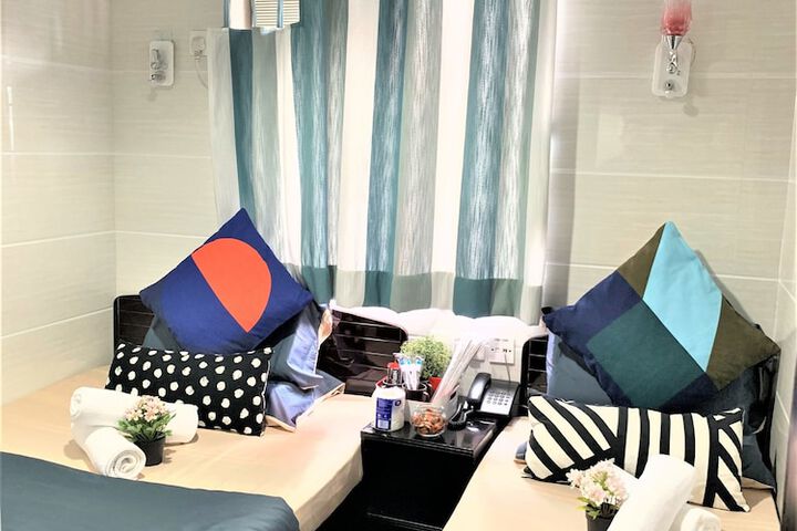 Room 21 of 37