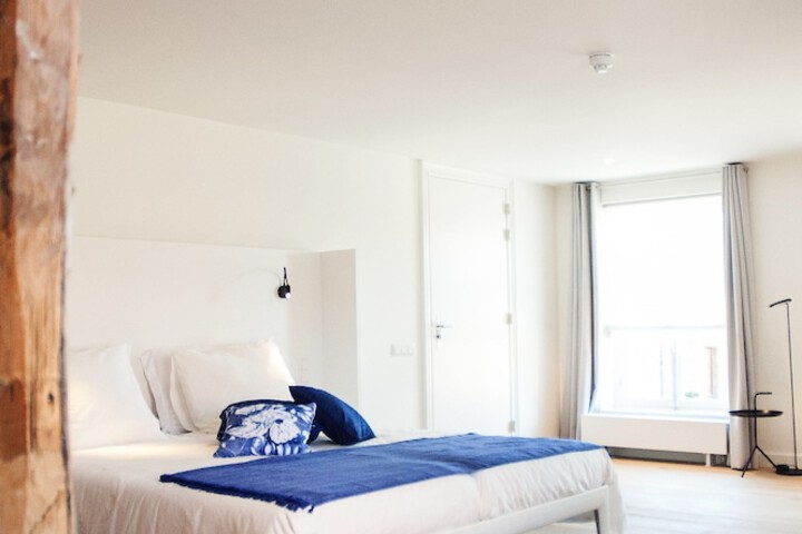 Room 6 of 38