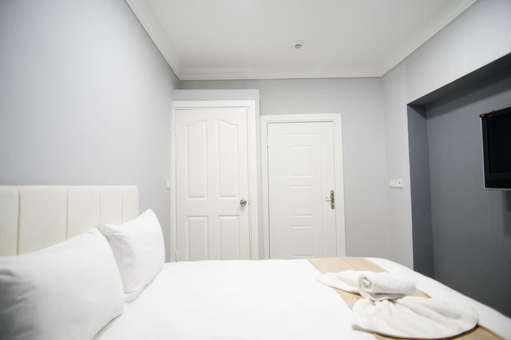 Room 18 of 83