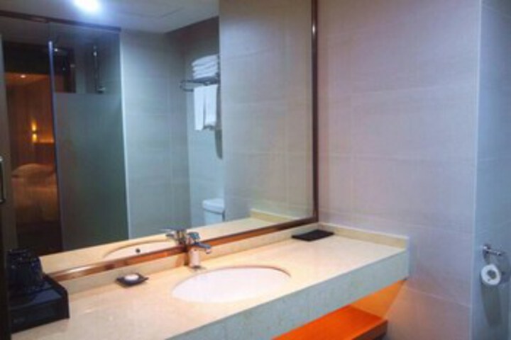 Room 2 of 13