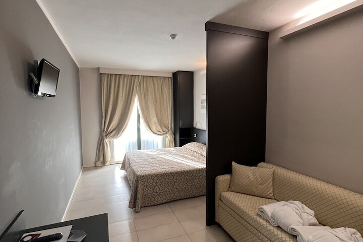 Room 11 of 53