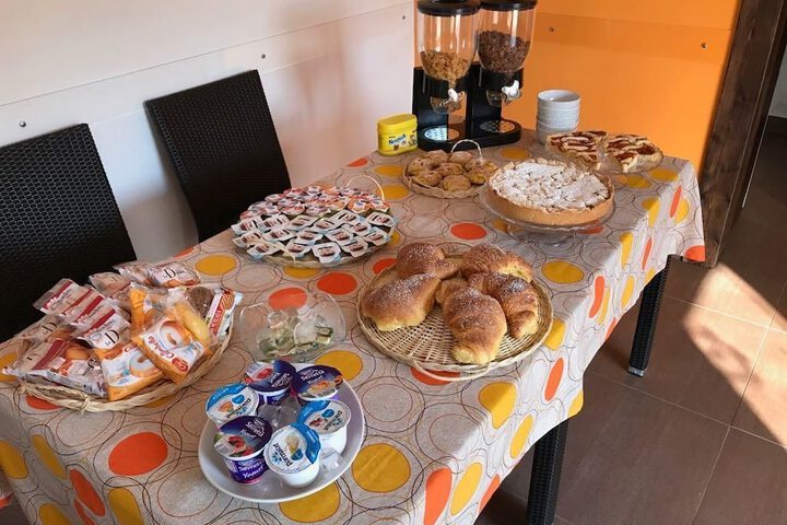 Breakfast/Coffee Service 25 of 29