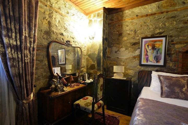 Room 4 of 39