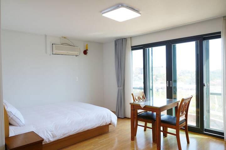 Room 3 of 41