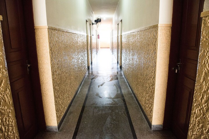 Ballroom/Hall 24 of 29