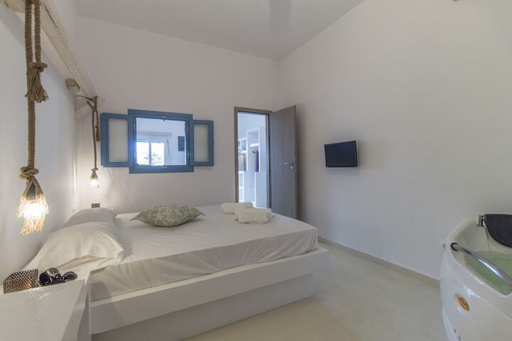 Room 4 of 51